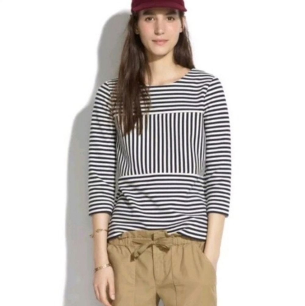 𝅺MADEWELL LADIES 3/4 SLEEVE STRIPED ZIP BACK PEPLUM TOP- XS